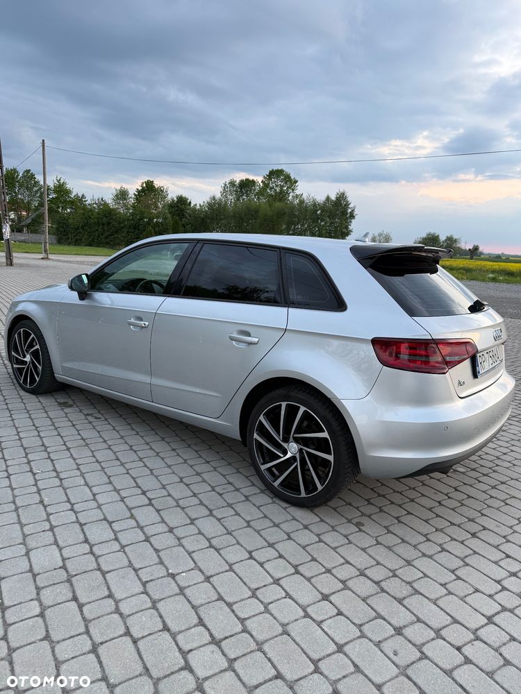 Audi A3 Sportback 1.6 TDI DPF Ambition S tronic - 6