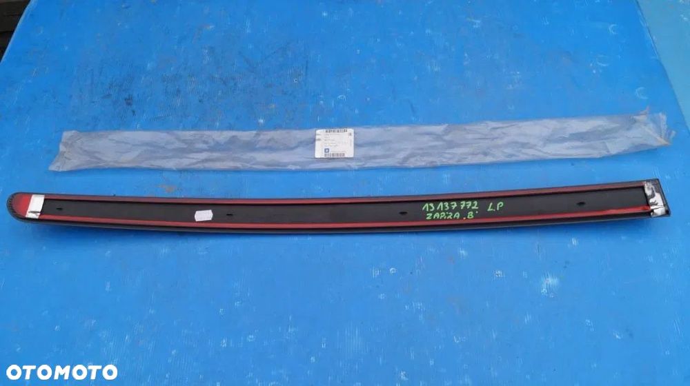 Listwa drzwi lewy przód Opel Zafira II B 13137772 nowa oryginalna - 2
