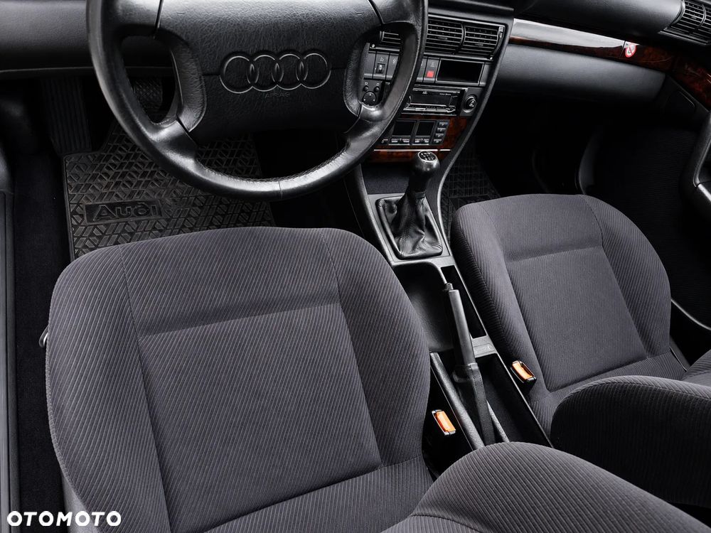 Audi 100 2.6 E - 17