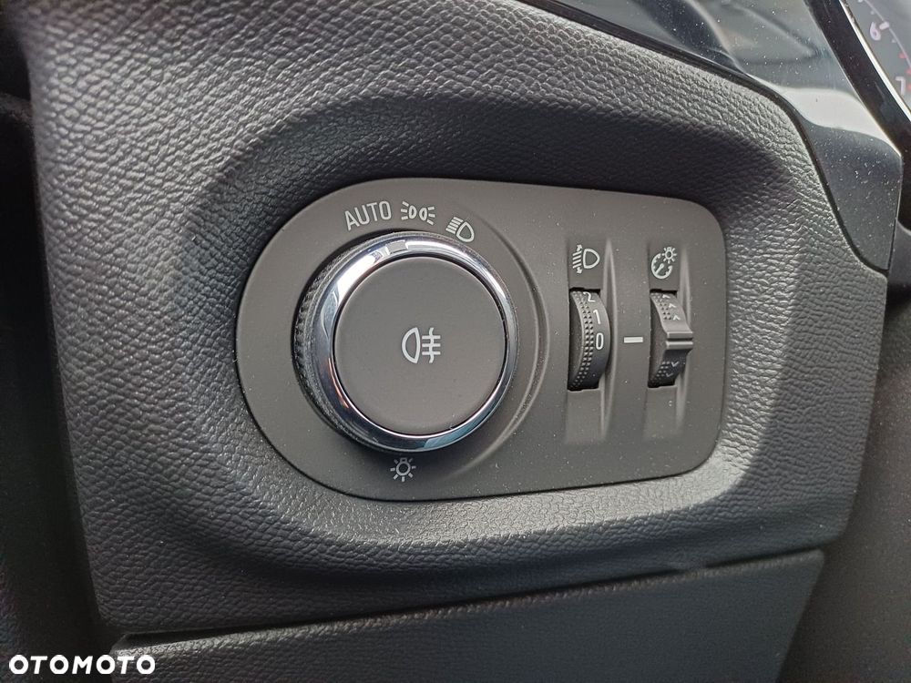 Opel Corsa 1.2 Edition S&S - 24