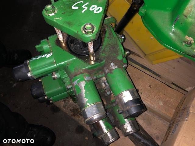 John Deere 6800 - Rozdzielacz - 1