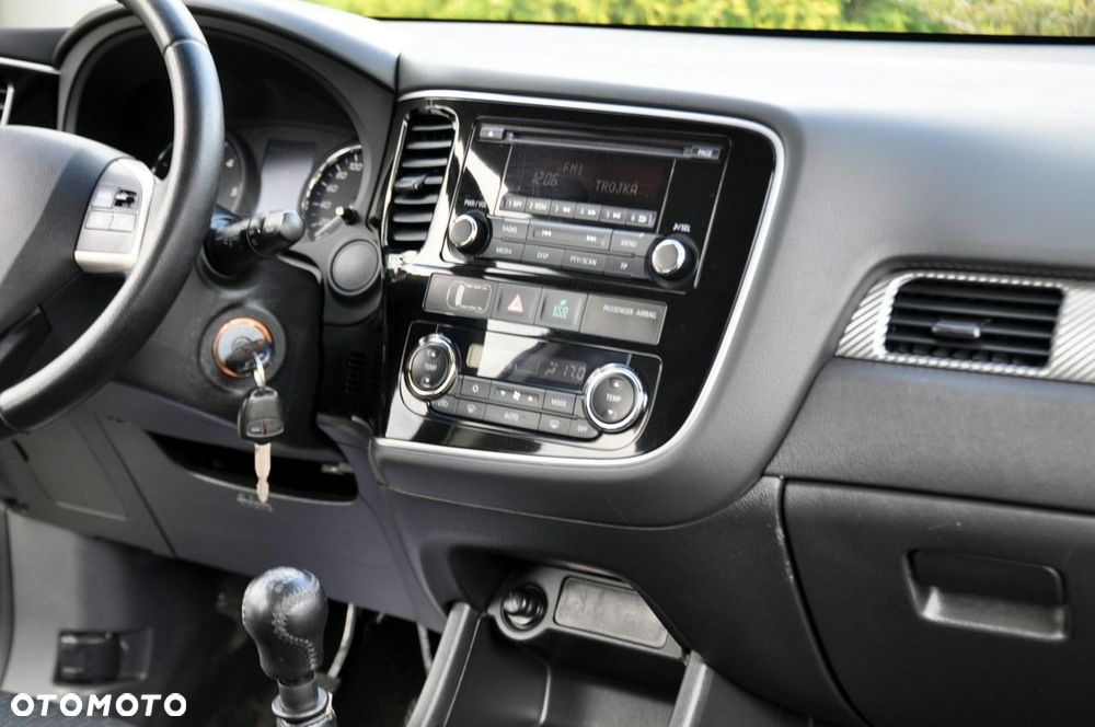 Mitsubishi Outlander - 26