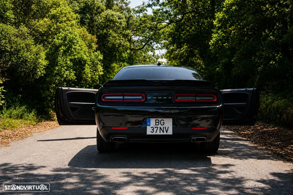 Dodge Challenger Auto SXT Plus - 8