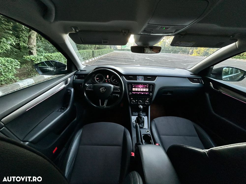 Skoda Octavia 2.0 TDI DSG Ambition - 8