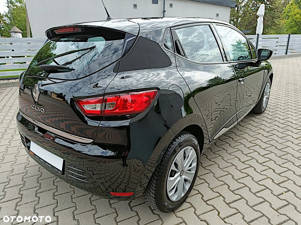 Renault Clio 1.2 16V 75 Limited - 14