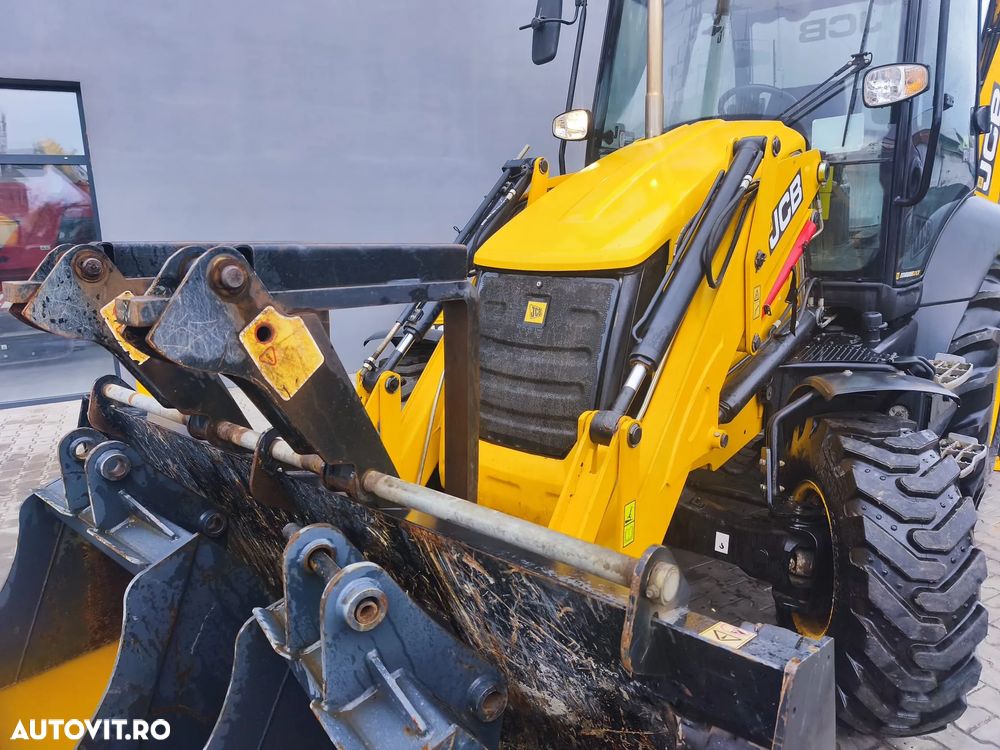 JCB 3CX - 4