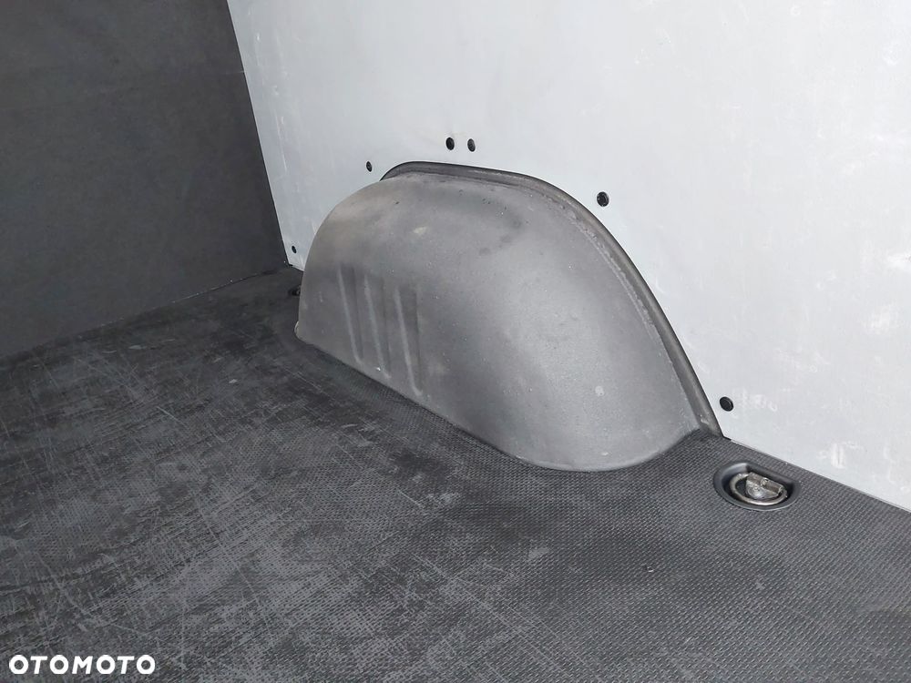 Mercedes-Benz Sprinter - 10