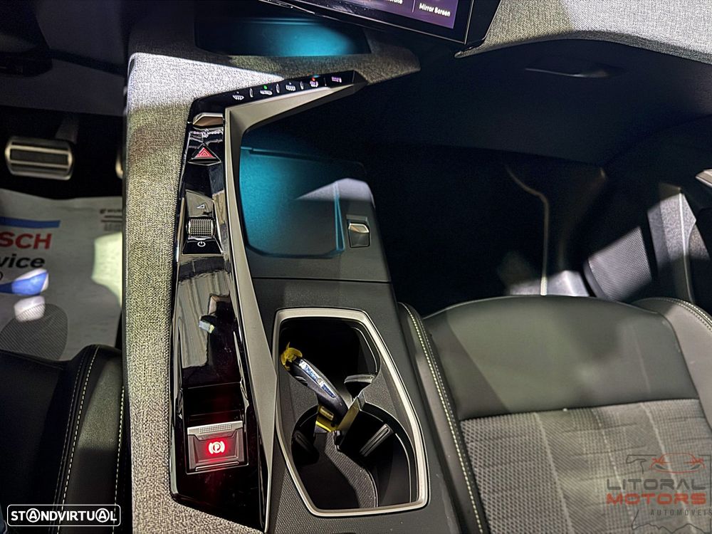 Peugeot 5008 Hybrid 145 e-DSC6 GT - 29