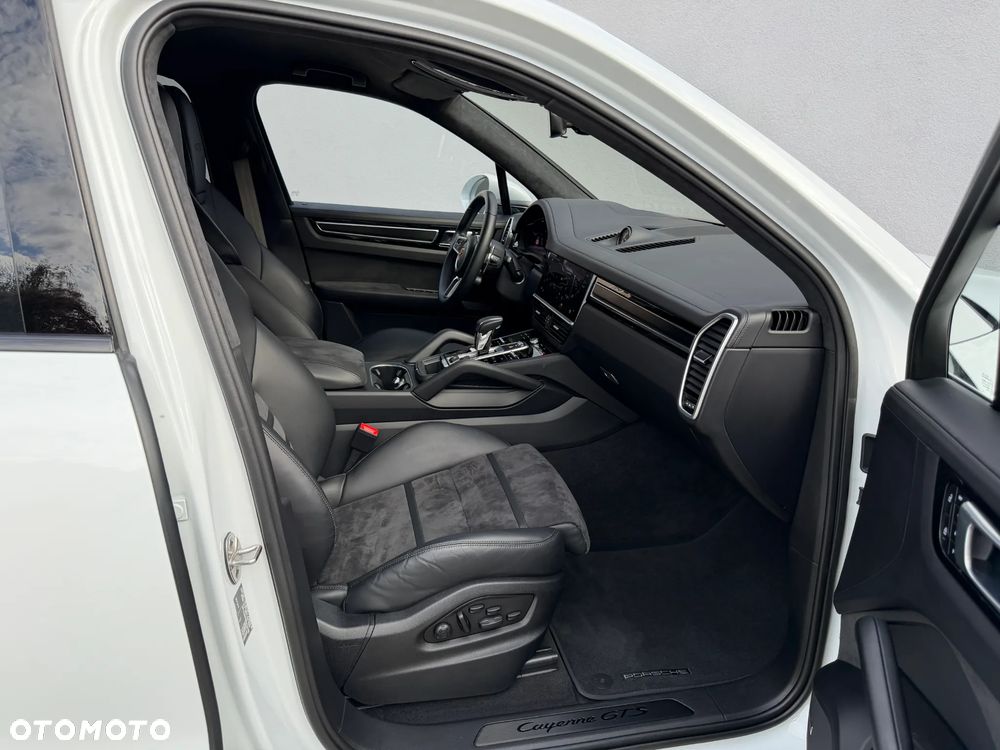 Porsche Cayenne - 12
