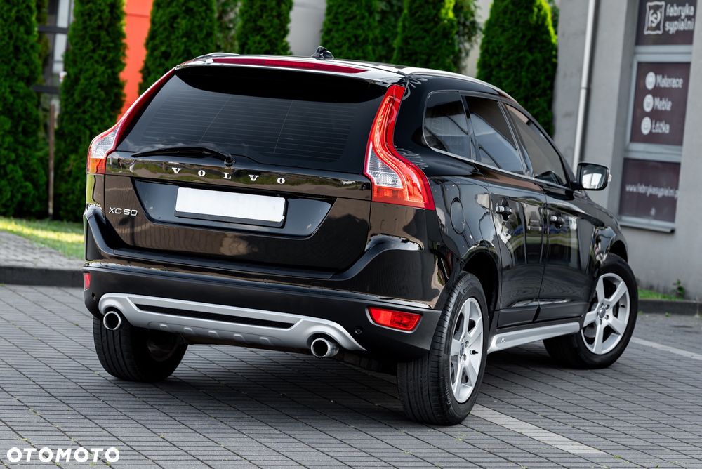 Volvo XC 60 D4 AWD Geartronic RDesign - 9
