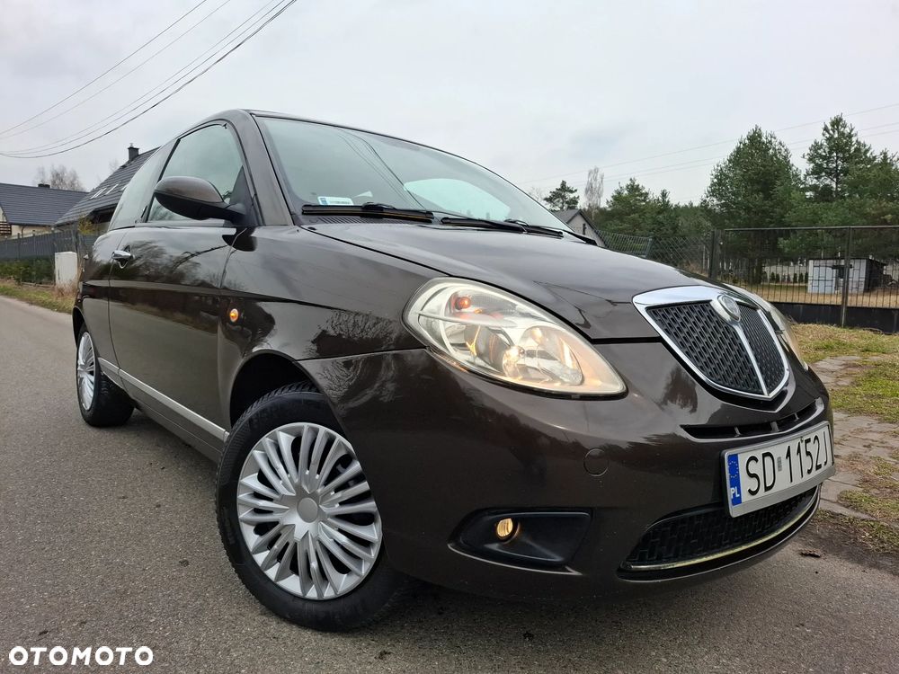Lancia Ypsilon - 12