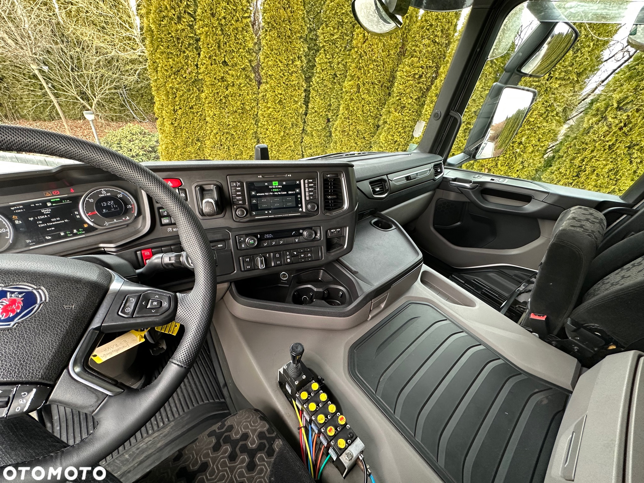 Scania / G450 / 6X2 / HAKOWIEC / HYVA 22.60.SK  / Oś-SKRĘTNA-PODNOSZONA / - 27