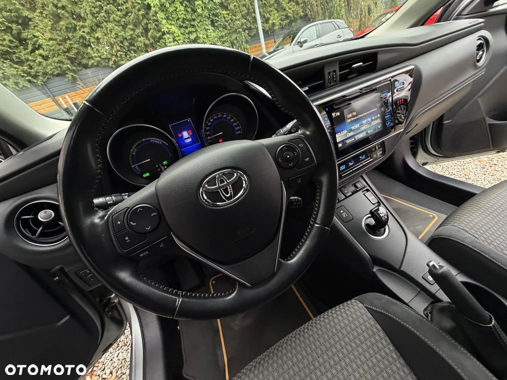 Toyota Auris 1.8 HSD Luna - 22