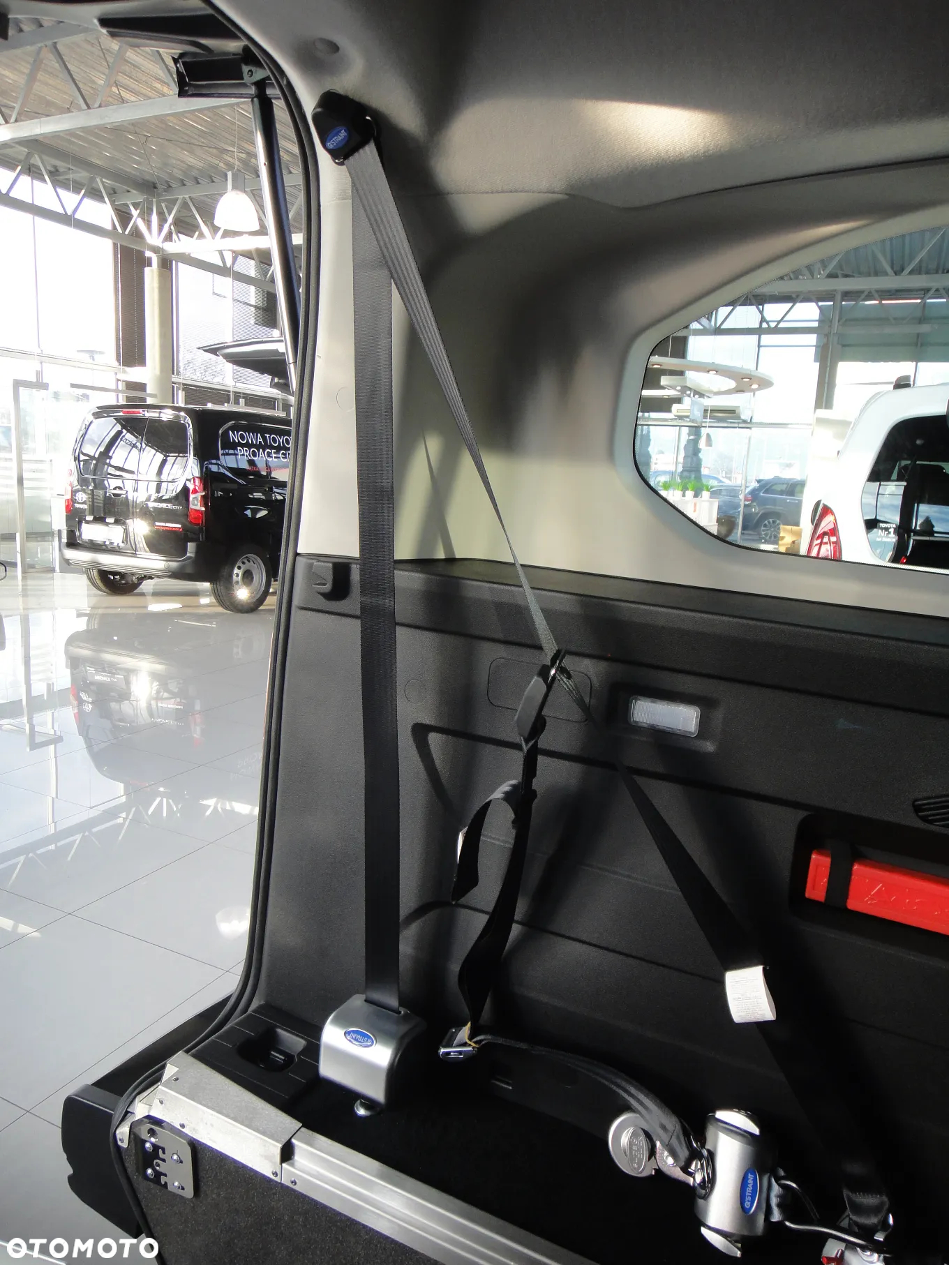 Toyota Proace City Verso 1.2 D-4T Combi - 4