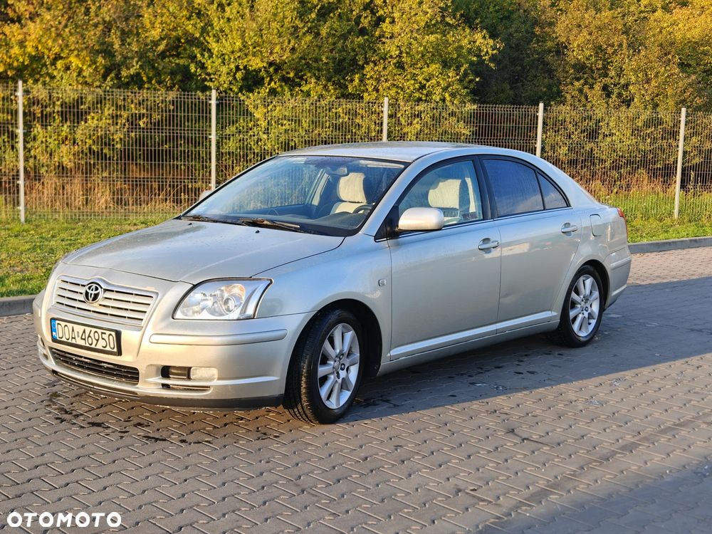Toyota Avensis - 1