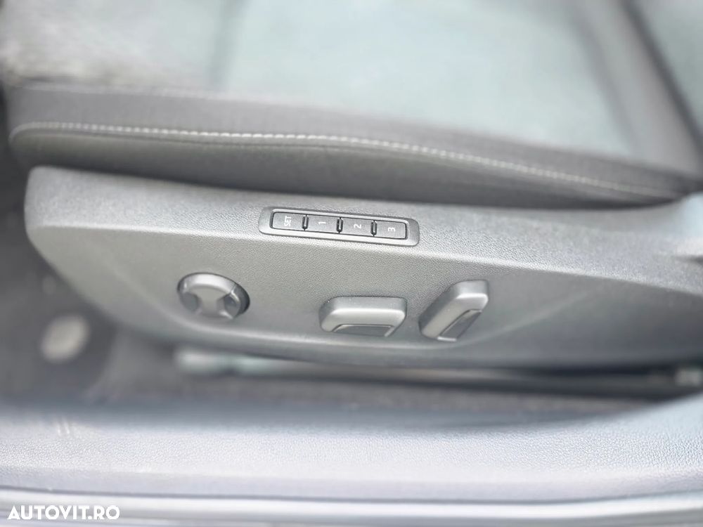 Skoda Octavia 2.0 TDI DSG Style - 11