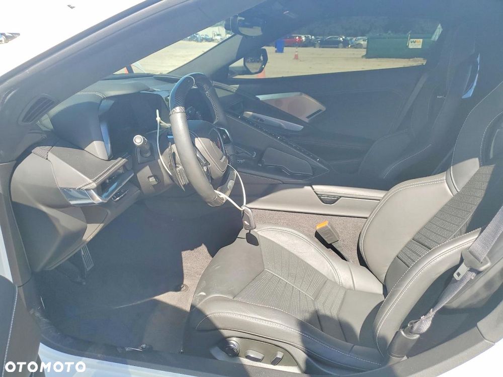 Chevrolet Corvette - 8