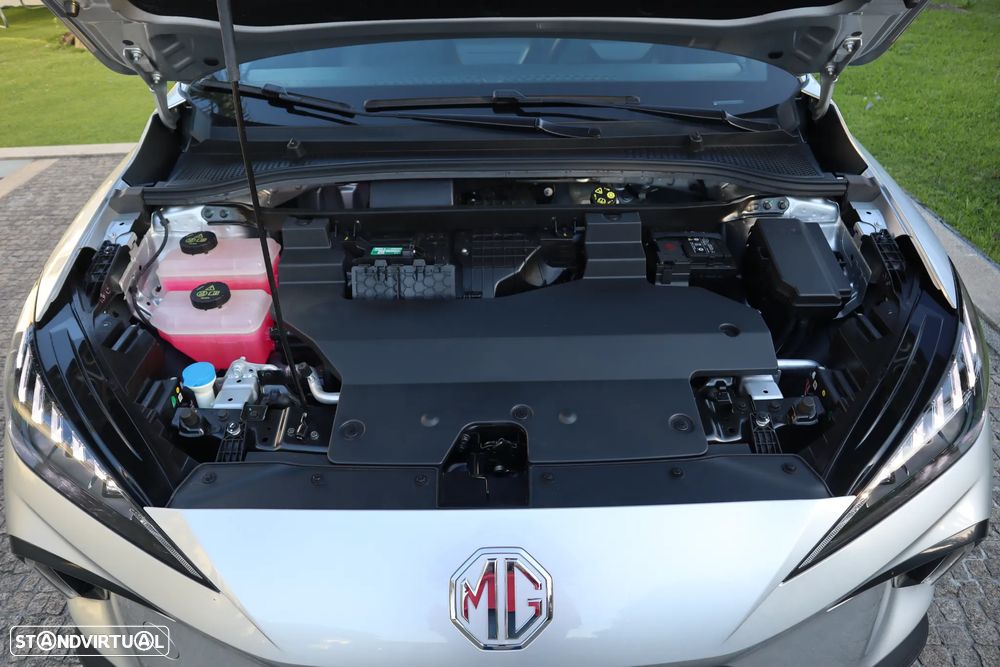 MG MG4 64 kWh Luxury - 10