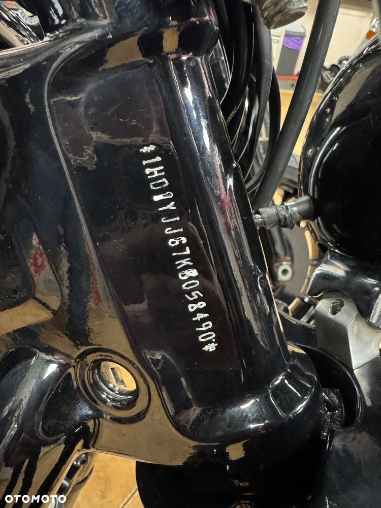 Harley-Davidson Softail Street Bob - 19