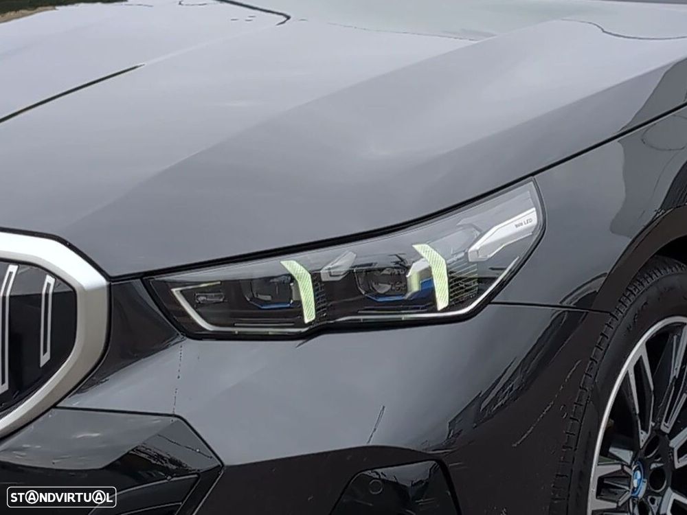 BMW 530 e Pack Desportivo M - 3