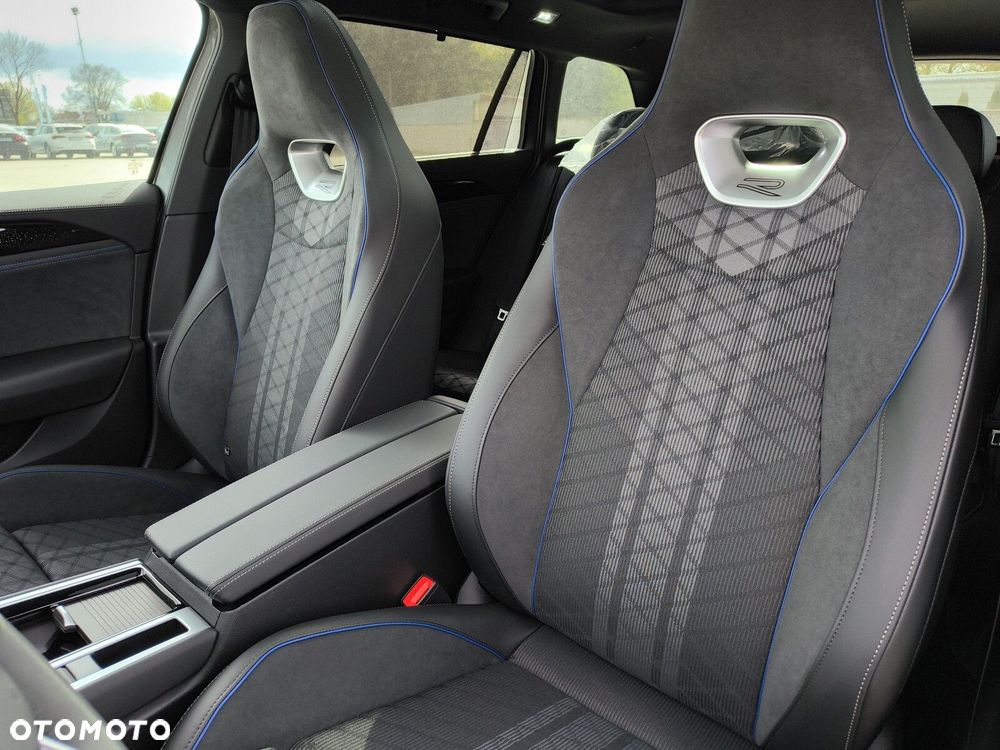 Volkswagen Passat - 11
