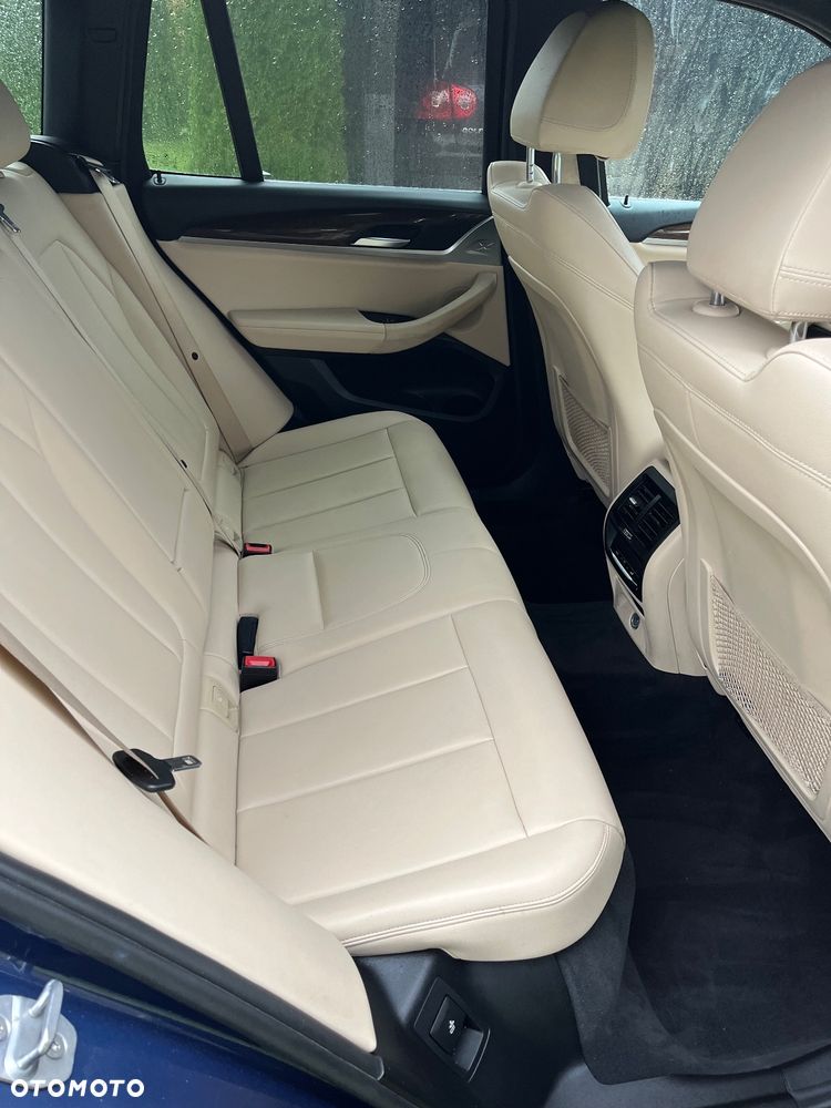 BMW X3 xDrive30i Advantage - 25