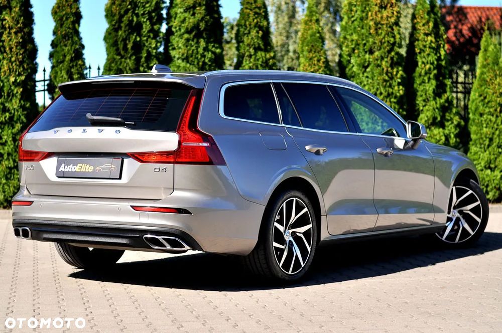 Volvo V60 D4 Momentum Pro - 13