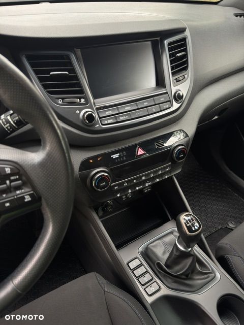 Hyundai Tucson 1.6 GDI BlueDrive GO 2WD - 12