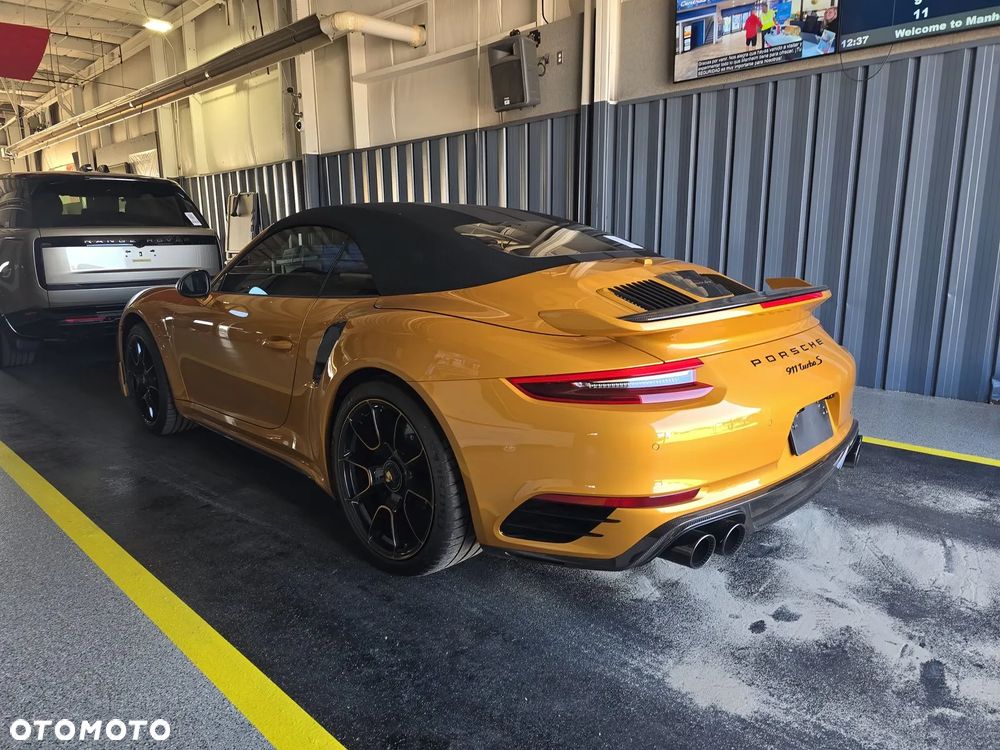 Porsche 911 Turbo S Cabrio - 2