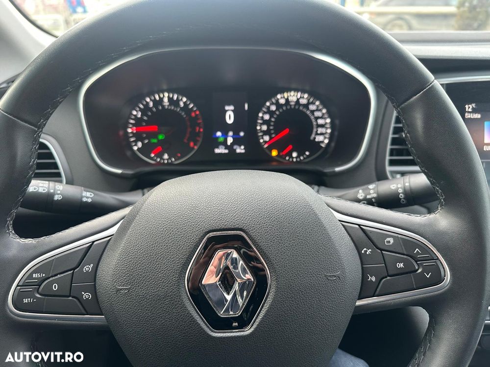 Renault Megane TCe 140 EDC GPF Intens - 11