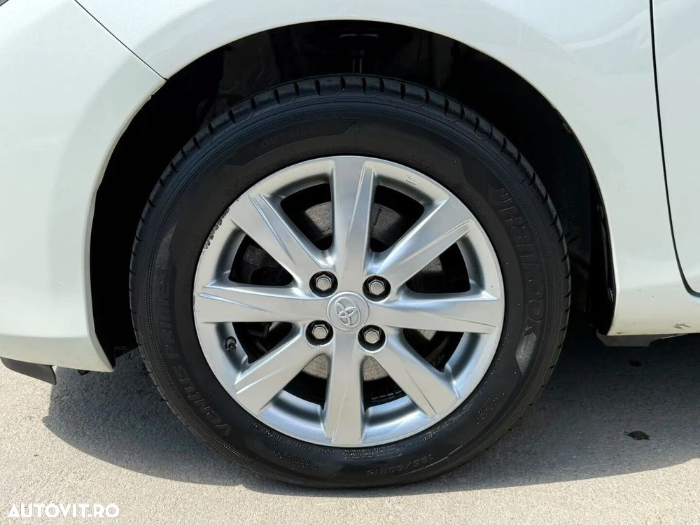 Toyota Yaris 1.5 VVT-i HSD Sol - 11