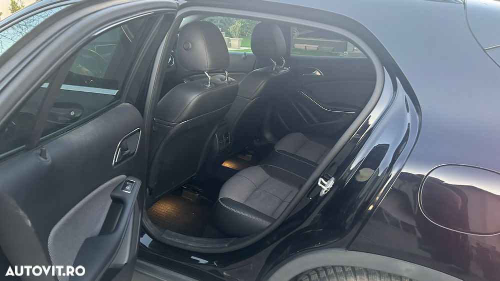 Mercedes-Benz GLA - 11