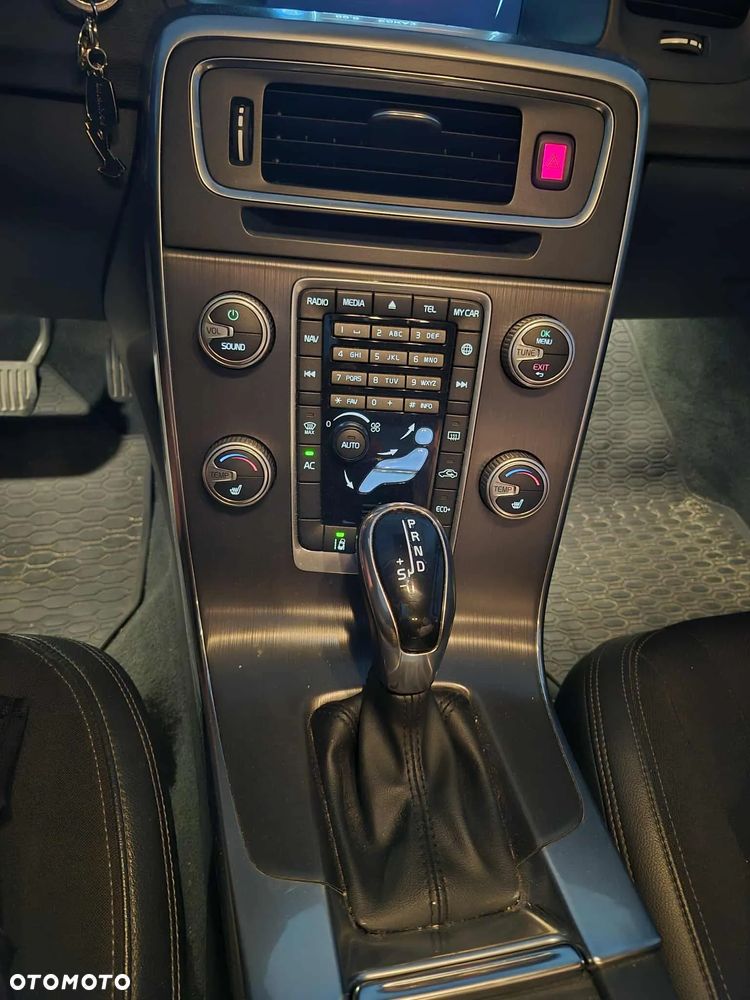 Volvo S60 T5 Drive-E Momentum - 5