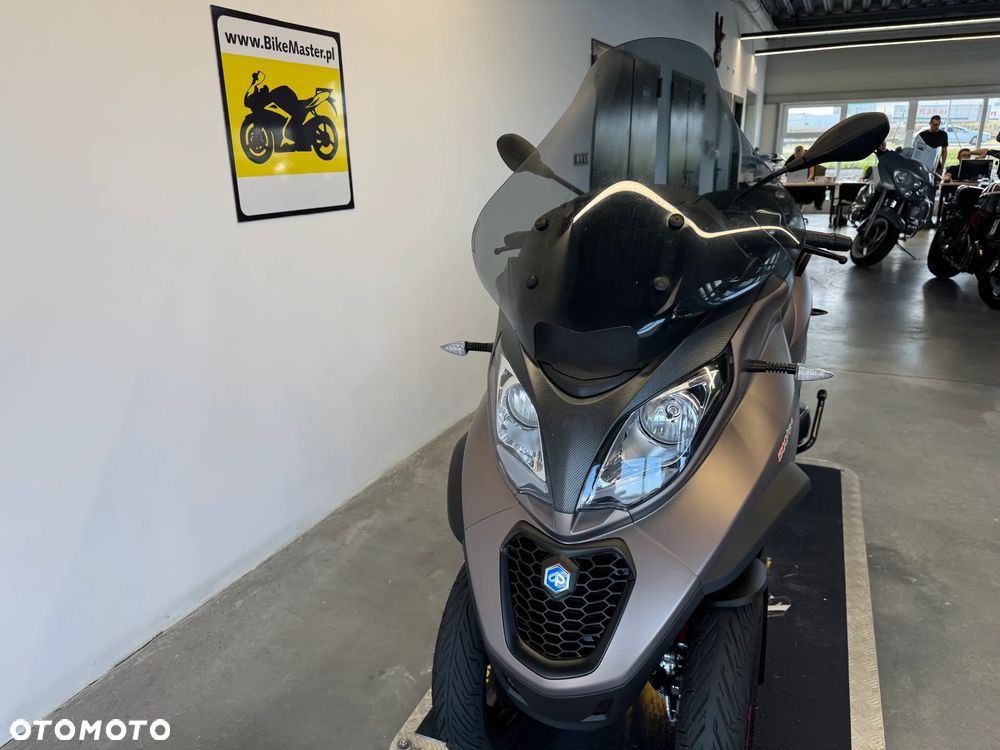 Piaggio MP-3 - 32
