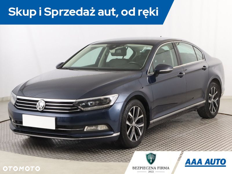 Volkswagen Passat - 2