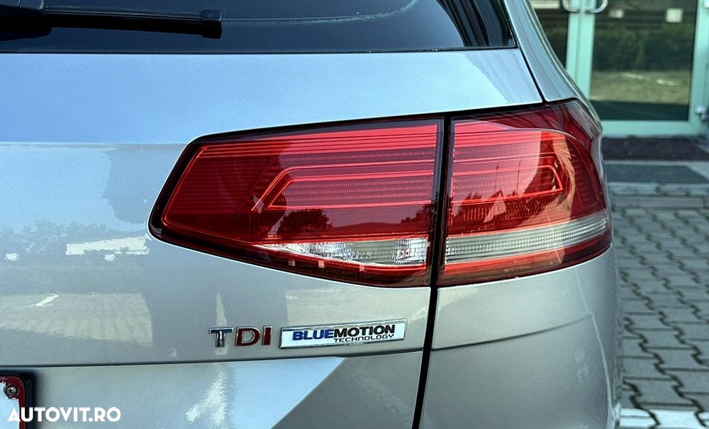 Volkswagen Passat - 33