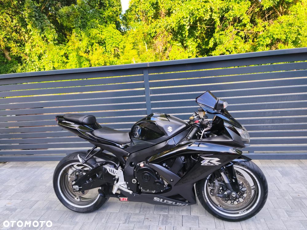 Suzuki GSX-R - 6