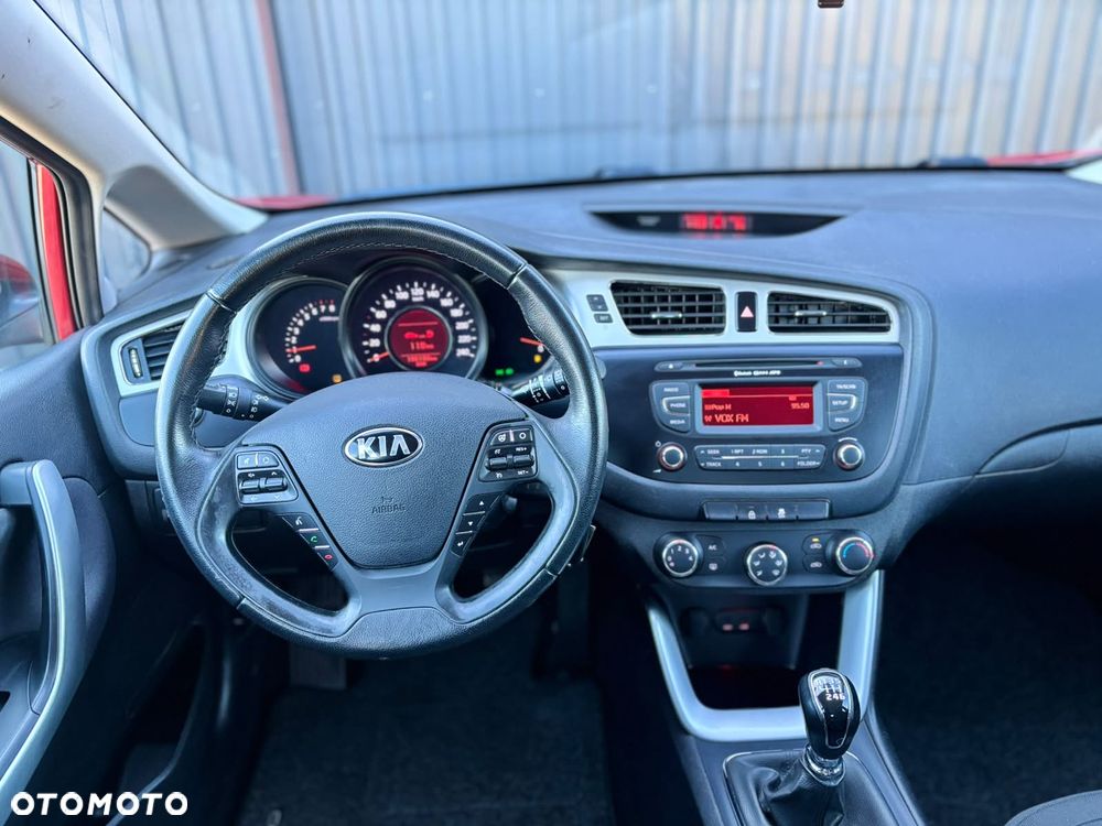 Kia Ceed 1.4 CVVT Dream-Team Edition - 16