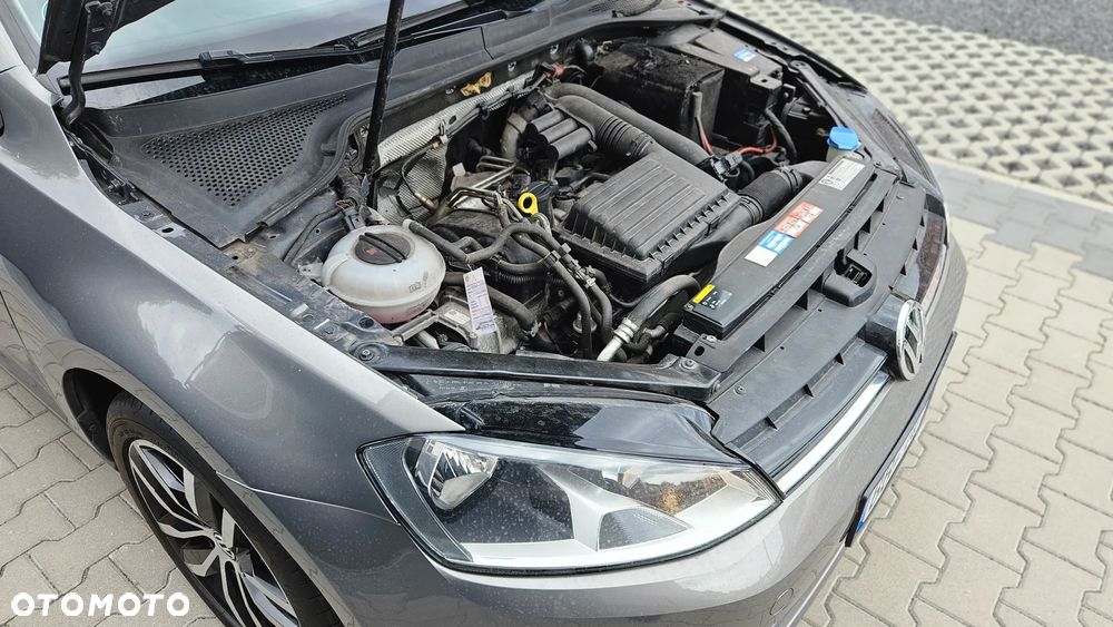 Volkswagen Golf - 6
