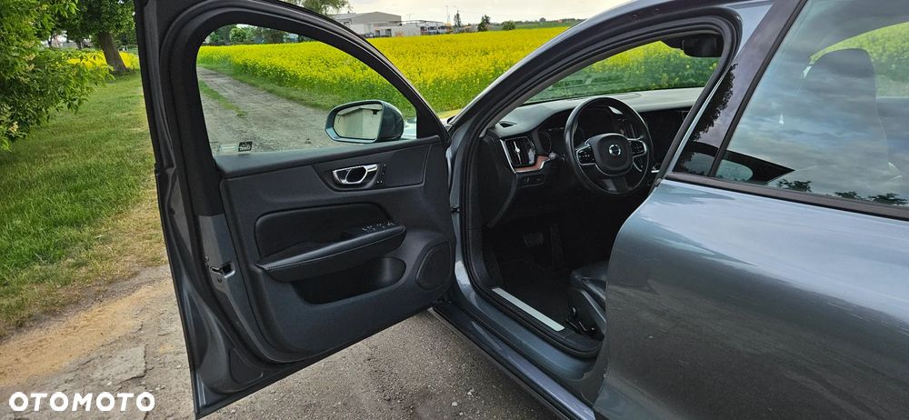 Volvo S60 T6 AWD Momentum Pro - 16