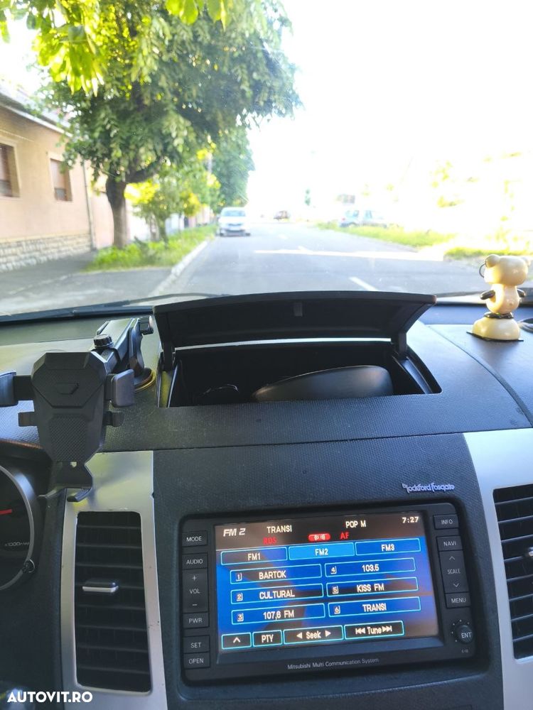 Mitsubishi Outlander 2.2 DI-D NAVI Instyle - 9