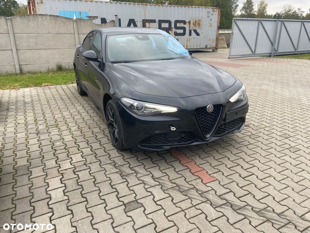 Alfa Romeo Giulia 2.2 Diesel AT8 Business - 3