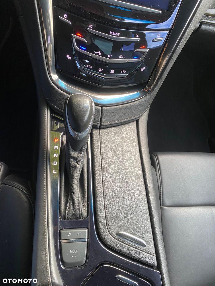 Cadillac ELR - 16