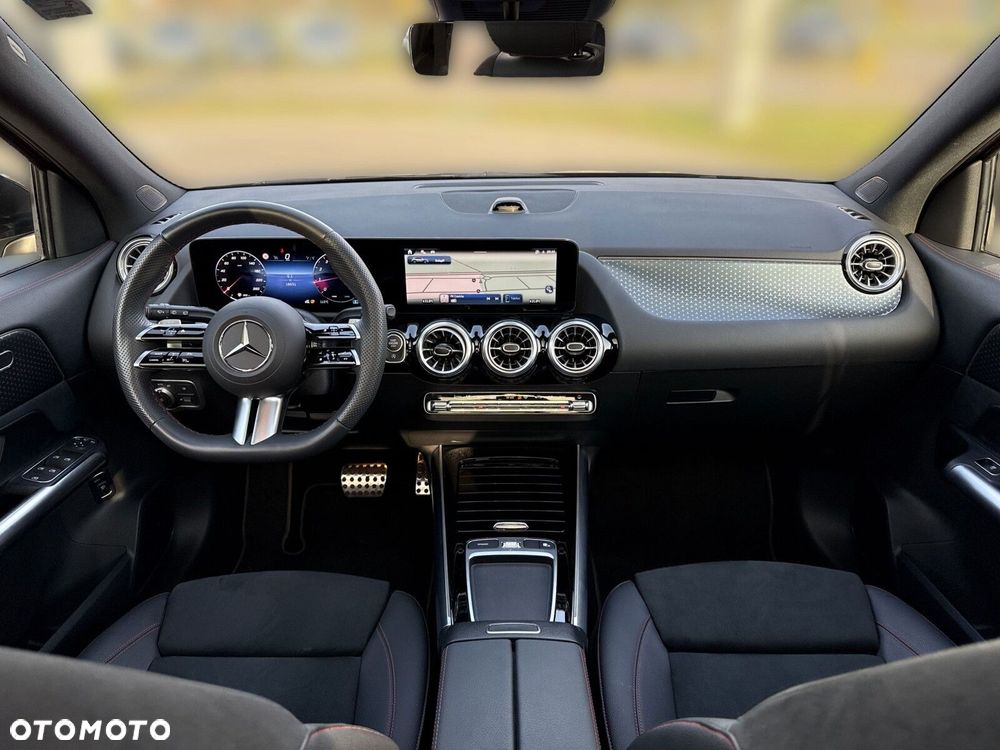 Mercedes-Benz GLA 200 AMG Line - 17