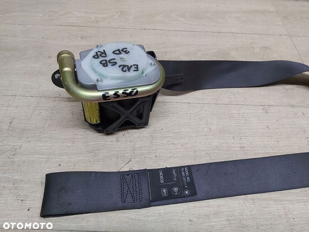 Toyota Corolla E12 pas bezpieczeństwa prawy przód 3D - 1