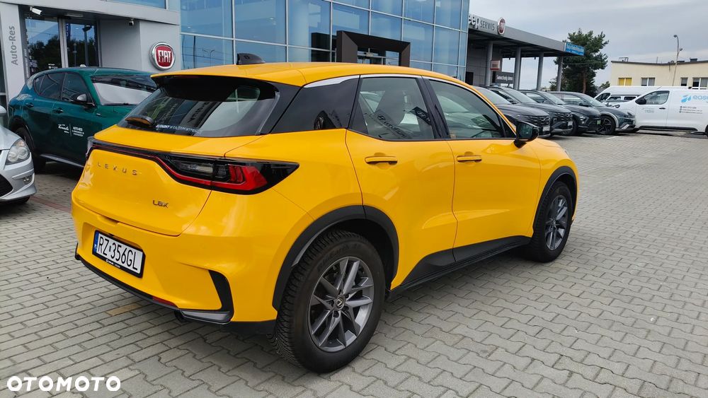 Lexus LBX 1.5 Hybrid - 6