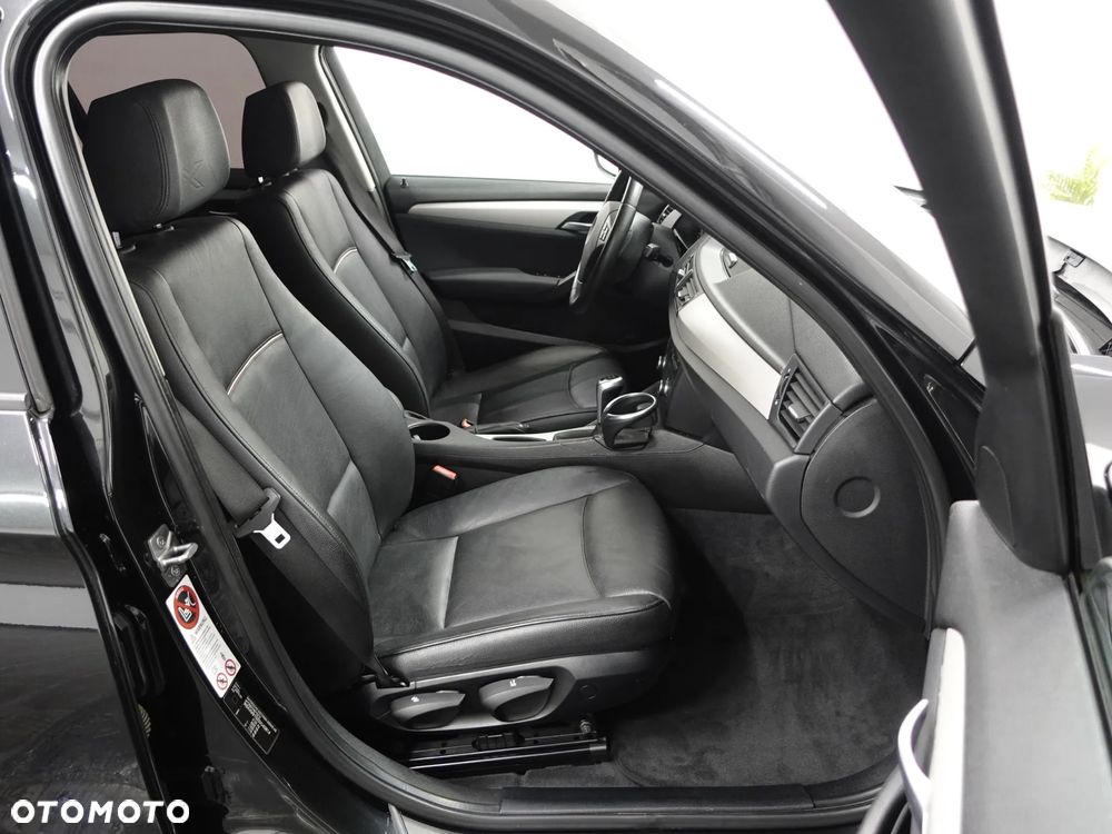 BMW X1 xDrive20i - 25