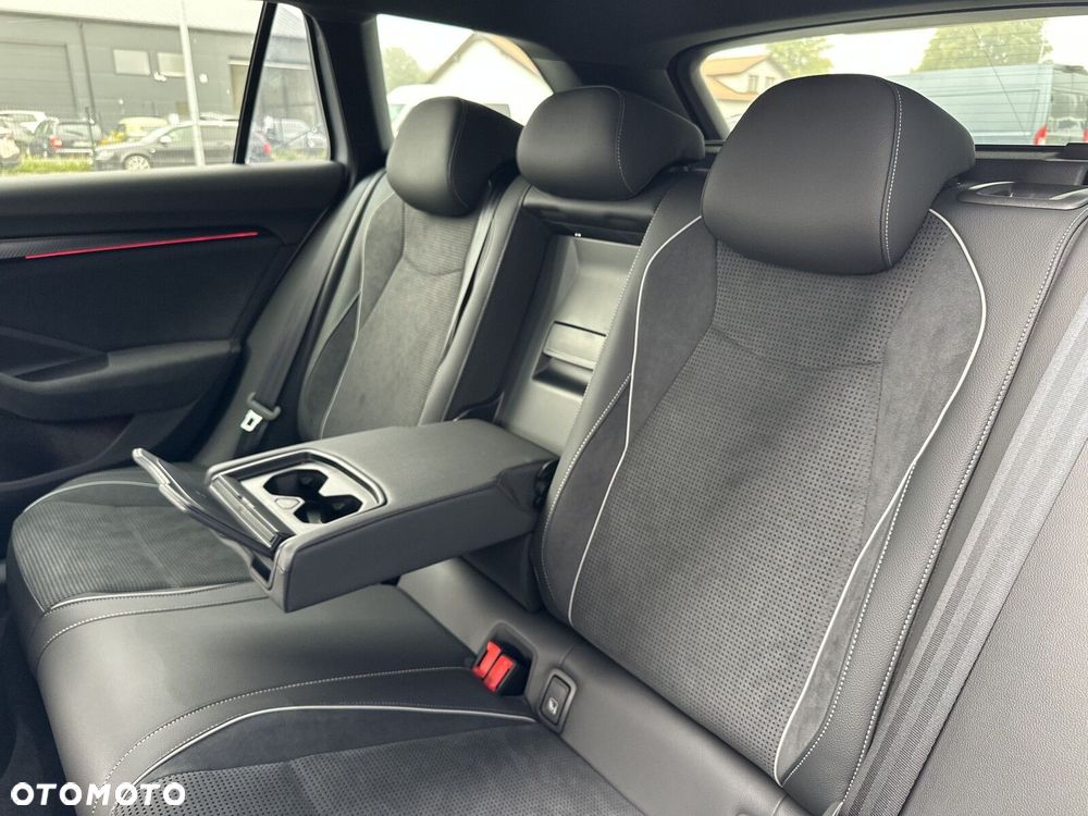 Skoda Superb 2.0 TDI SCR 4x4 Sportline DSG - 24