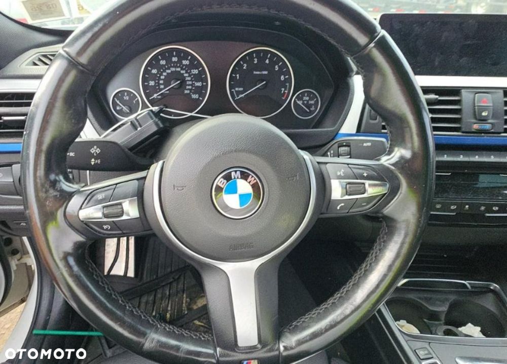 BMW Seria 3 330i xDrive M Sport - 8