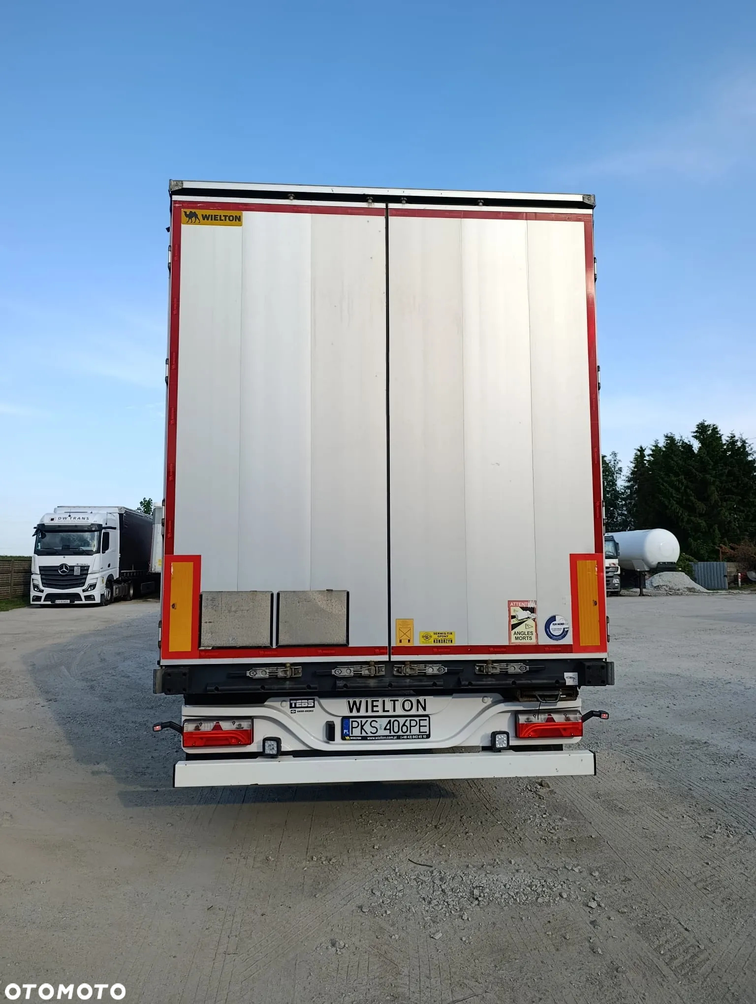 Wielton Naczepa kurtynowa NS3K - 4